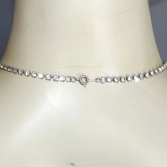 STUNNING AUTHENTIC VINTAGE PRONG SET DIAMANTE RHINESTONE CROSS PENDANT NECKLACE - Picture 6 of 11